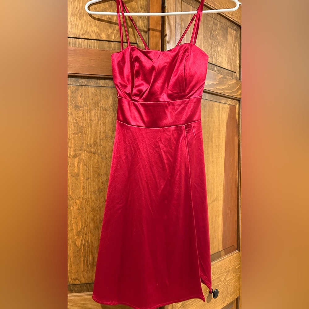 Elegant Red Satin Evening Dress